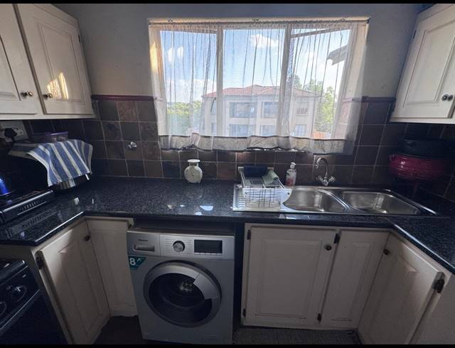 1 bed property to rent in WELTEVREDENPARK